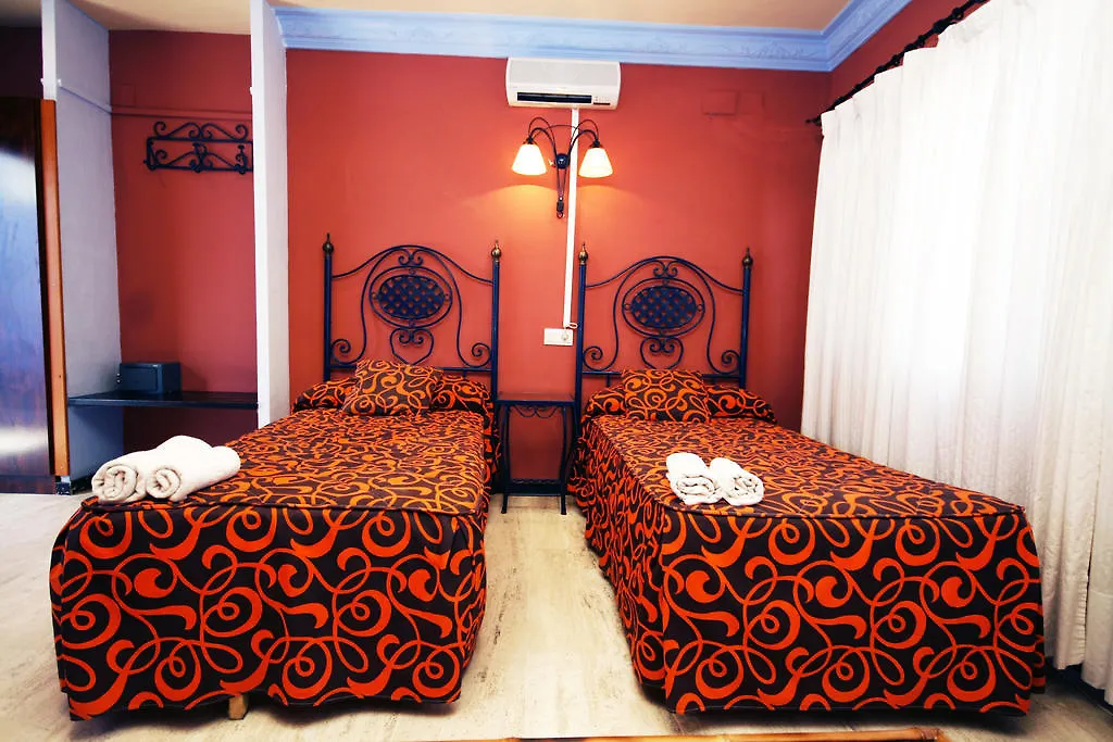 شقة إشبيلية Hostal Zurbaran إسبانيا
